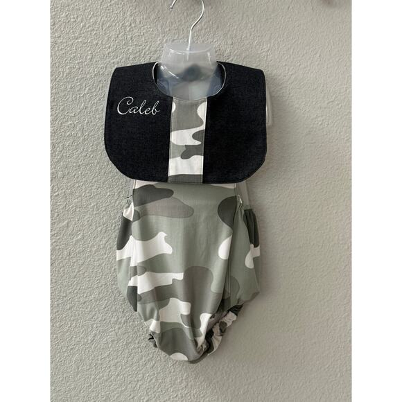 Baby Boy Camo Romper matching Bib Personalized Romper Bib Boy Set 9-12 - Picture 2 of 7